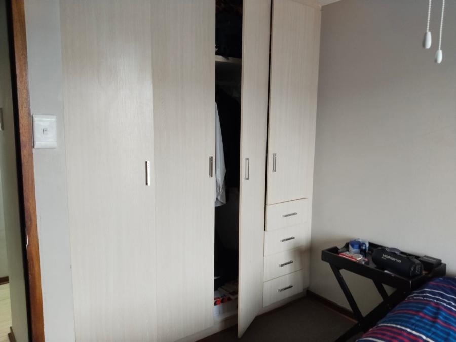 To Let 3 Bedroom Property for Rent in Hillside Free State